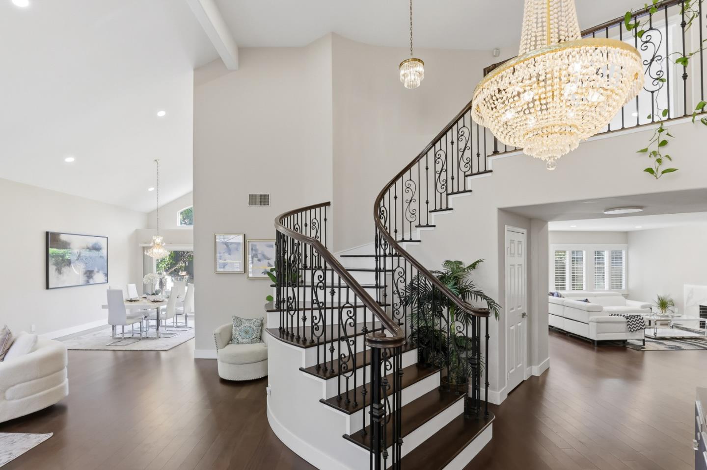 Detail Gallery Image 15 of 116 For 4168 Pinot Gris Way, San Jose,  CA 95135 - 5 Beds | 3 Baths