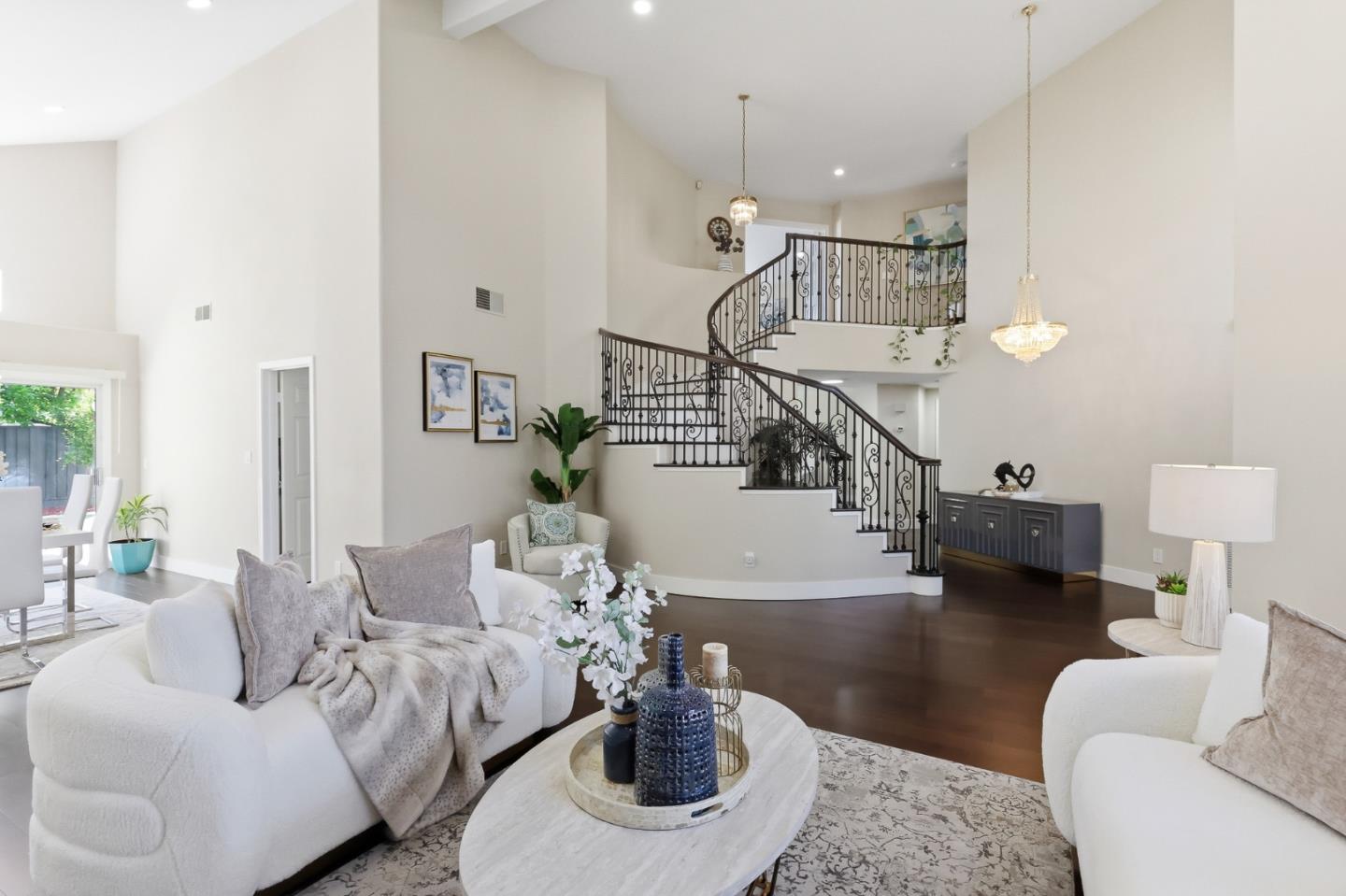 Detail Gallery Image 21 of 116 For 4168 Pinot Gris Way, San Jose,  CA 95135 - 5 Beds | 3 Baths