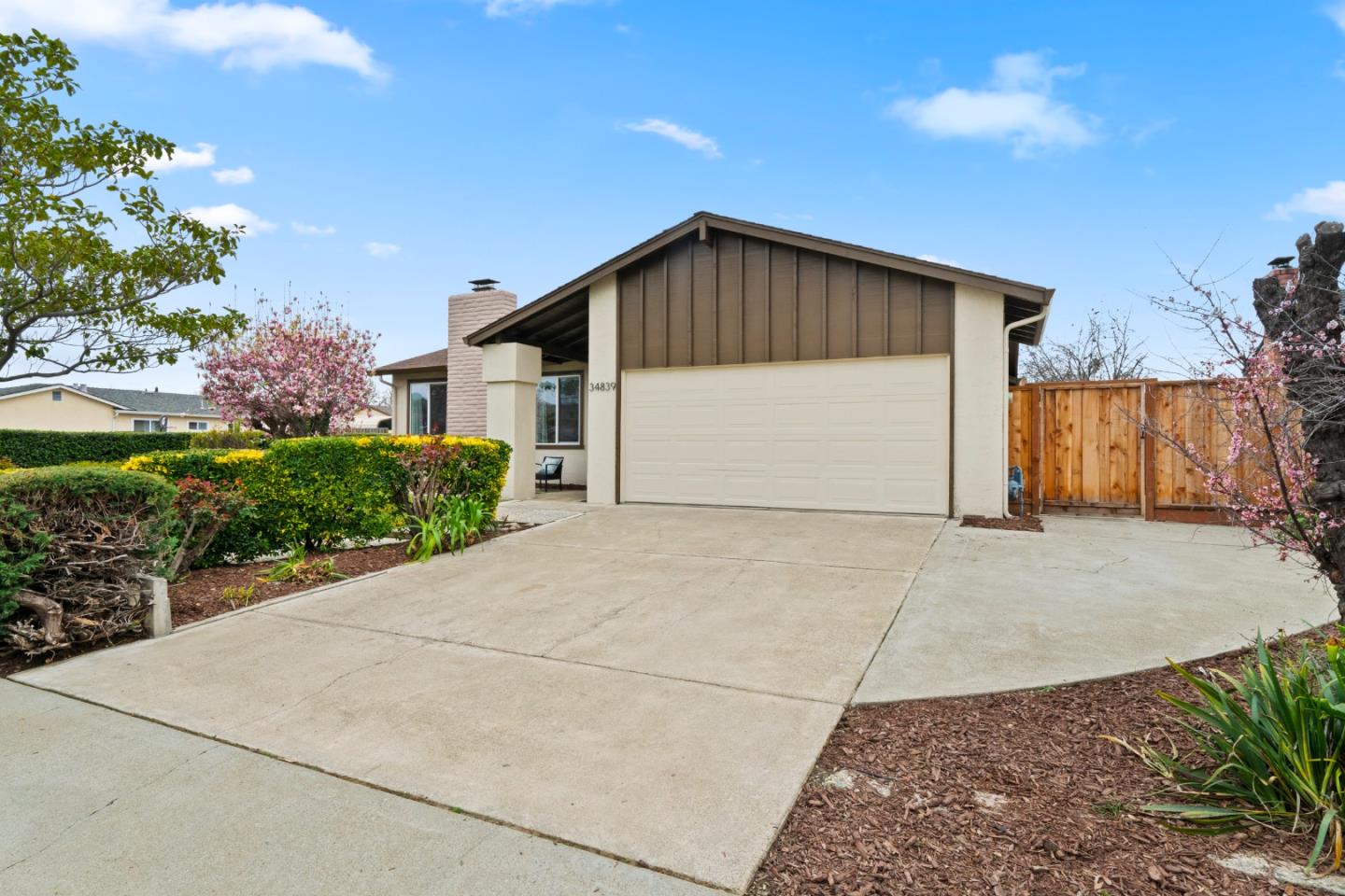 Detail Gallery Image 2 of 52 For 34839 Clover St, Union City,  CA 94587 - 4 Beds | 2 Baths