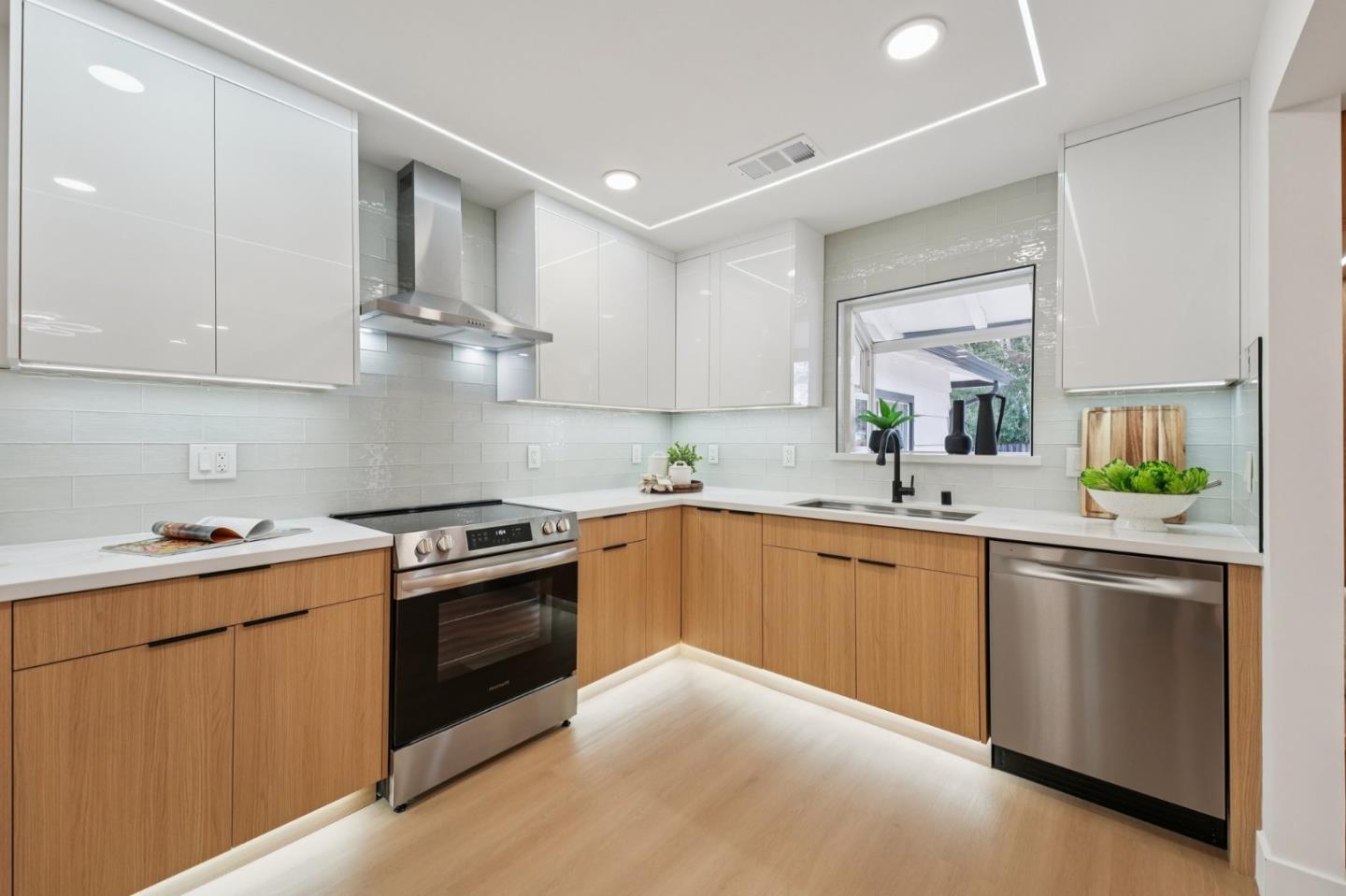 Detail Gallery Image 12 of 33 For 2502 Meridian Ave, San Jose,  CA 95124 - 3 Beds | 2 Baths