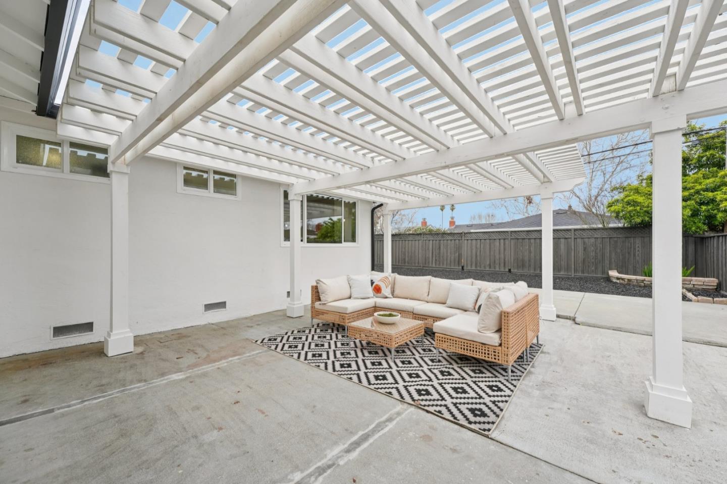 Detail Gallery Image 28 of 33 For 2502 Meridian Ave, San Jose,  CA 95124 - 3 Beds | 2 Baths