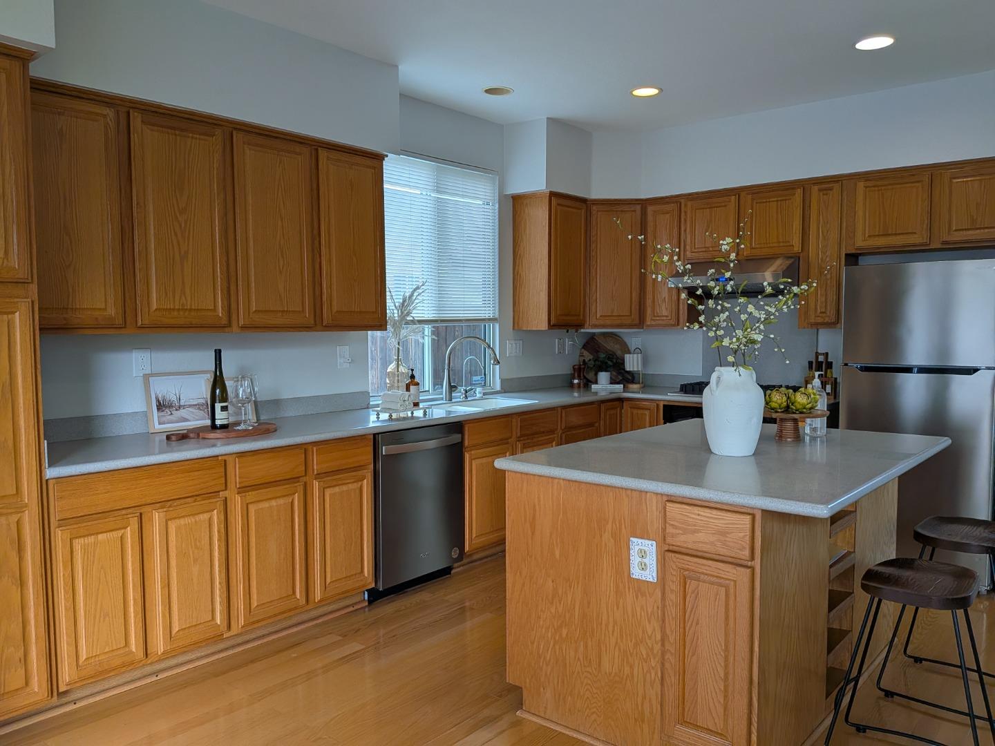 Detail Gallery Image 11 of 49 For 1836 Fumia, San Jose,  CA 95131 - 5 Beds | 2/1 Baths