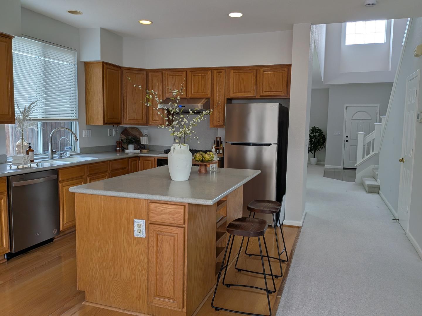 Detail Gallery Image 12 of 49 For 1836 Fumia, San Jose,  CA 95131 - 5 Beds | 2/1 Baths