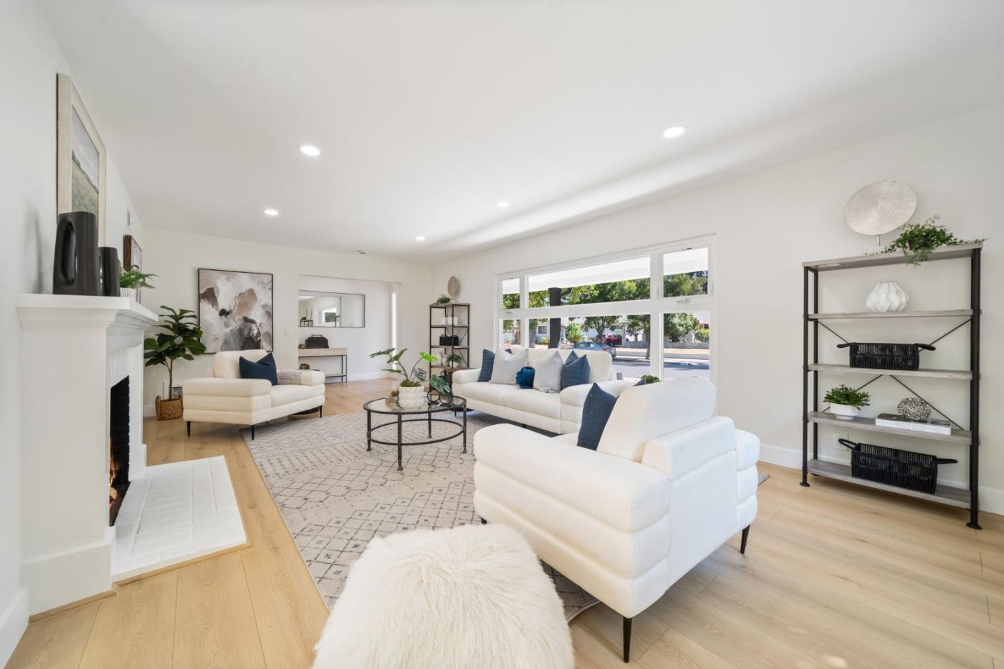 Detail Gallery Image 12 of 51 For 1149 S Daniel Way, San Jose,  CA 95128 - 4 Beds | 3 Baths