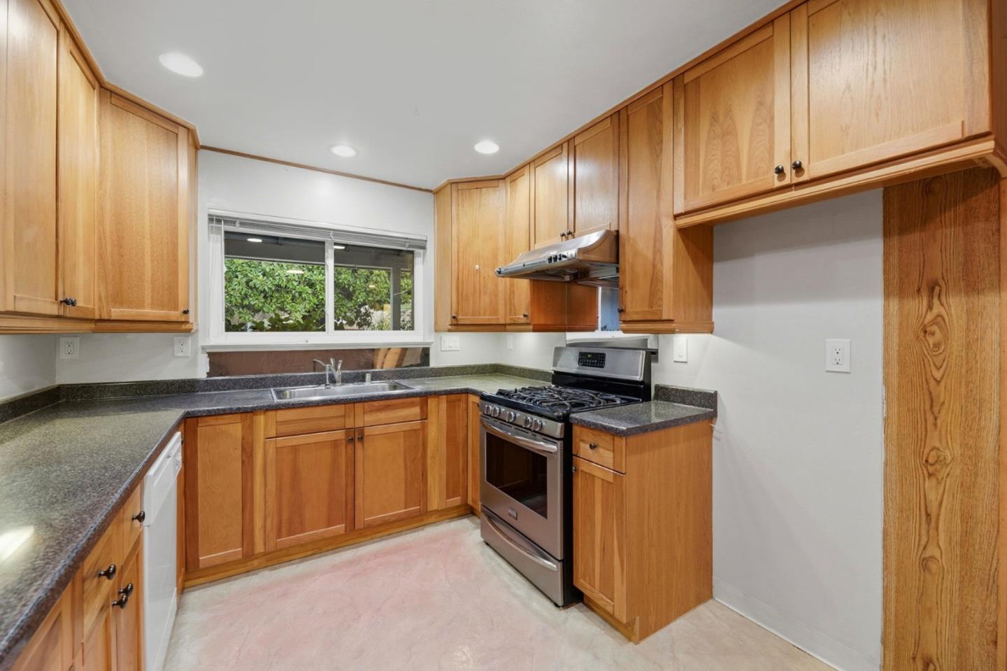 Detail Gallery Image 12 of 39 For 1637 Roger St, Milpitas,  CA 95035 - 3 Beds | 1 Baths