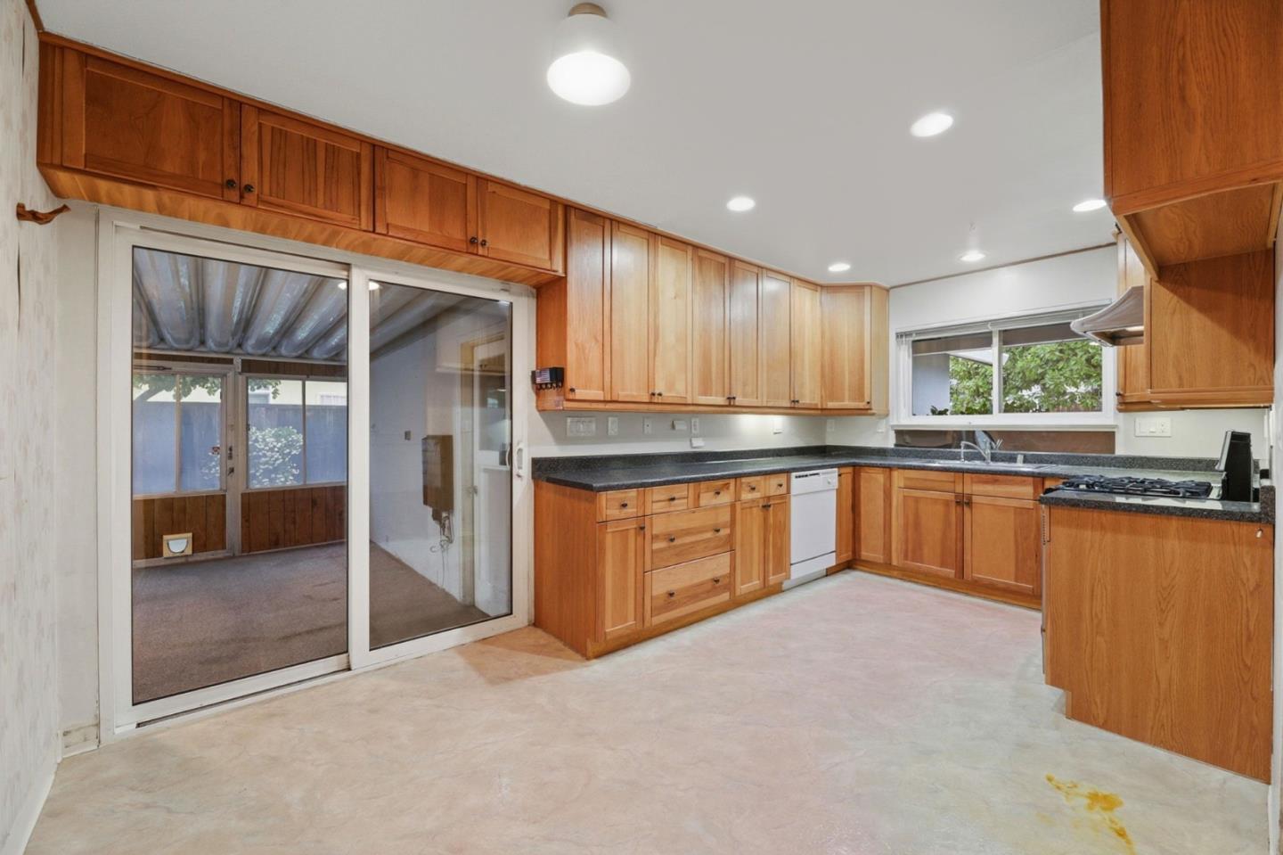 Detail Gallery Image 9 of 39 For 1637 Roger St, Milpitas,  CA 95035 - 3 Beds | 1 Baths