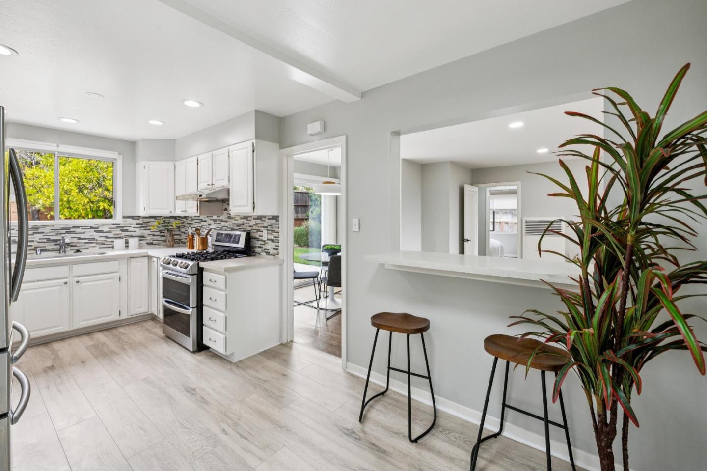 Detail Gallery Image 30 of 62 For 2018 Monroe Ave, Belmont,  CA 94002 - 3 Beds | 1 Baths