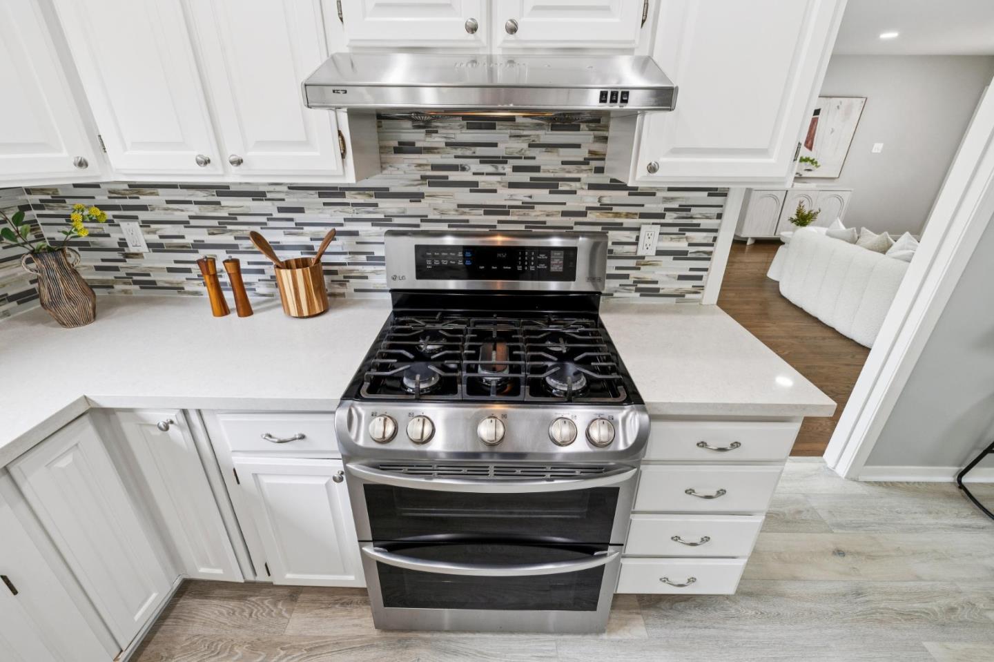 Detail Gallery Image 33 of 62 For 2018 Monroe Ave, Belmont,  CA 94002 - 3 Beds | 1 Baths