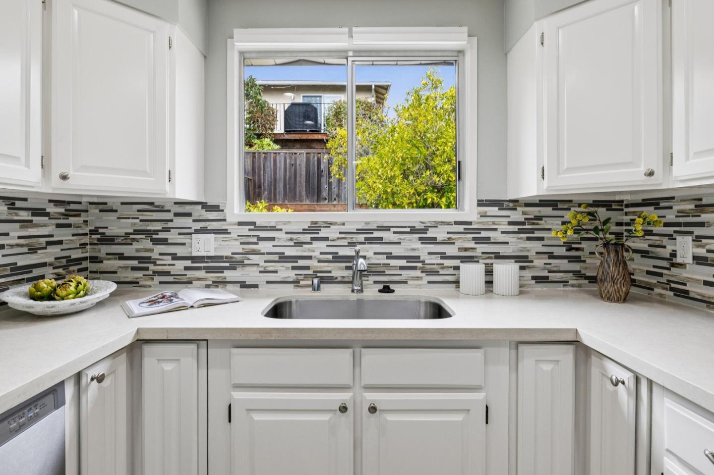 Detail Gallery Image 34 of 62 For 2018 Monroe Ave, Belmont,  CA 94002 - 3 Beds | 1 Baths