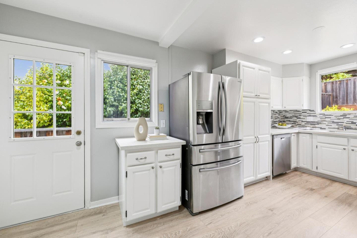 Detail Gallery Image 35 of 62 For 2018 Monroe Ave, Belmont,  CA 94002 - 3 Beds | 1 Baths