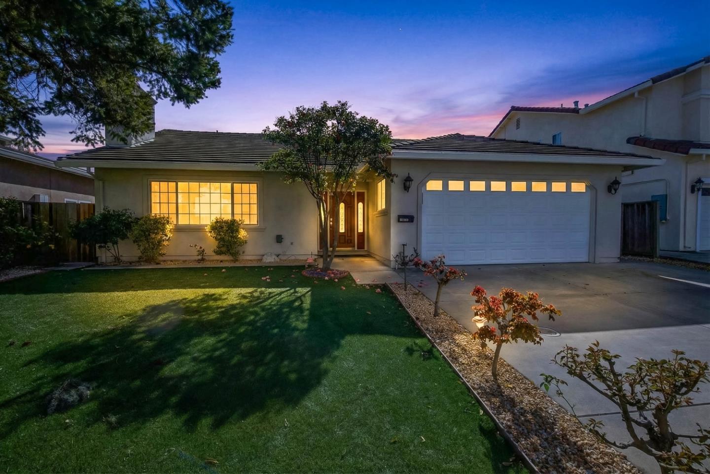 Detail Gallery Image 2 of 29 For 18870 Barnhart Ave, Cupertino,  CA 95014 - 4 Beds | 3 Baths