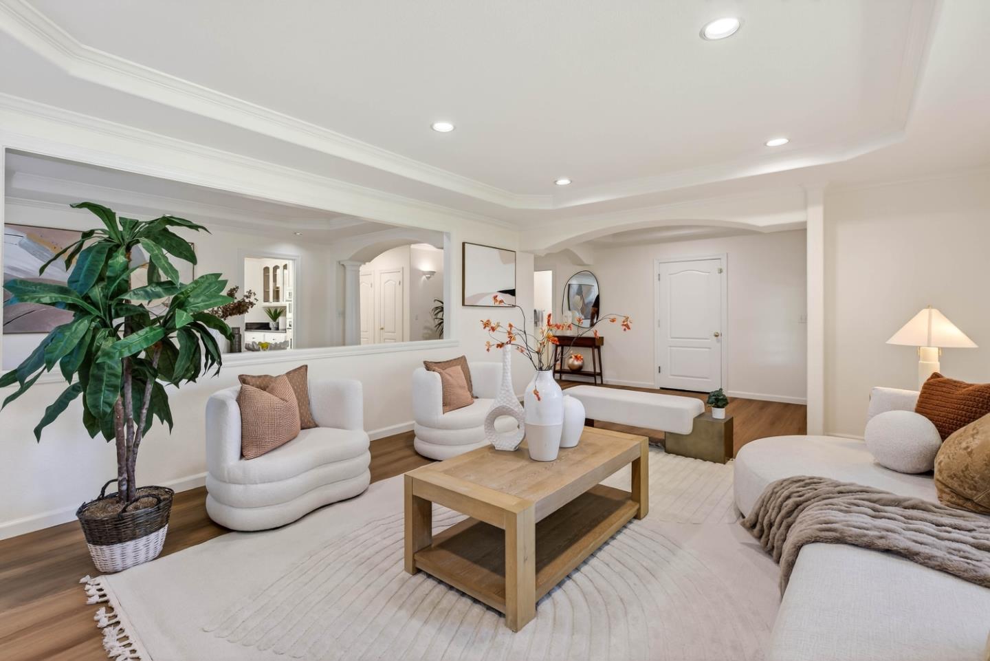 Detail Gallery Image 4 of 29 For 18870 Barnhart Ave, Cupertino,  CA 95014 - 4 Beds | 3 Baths