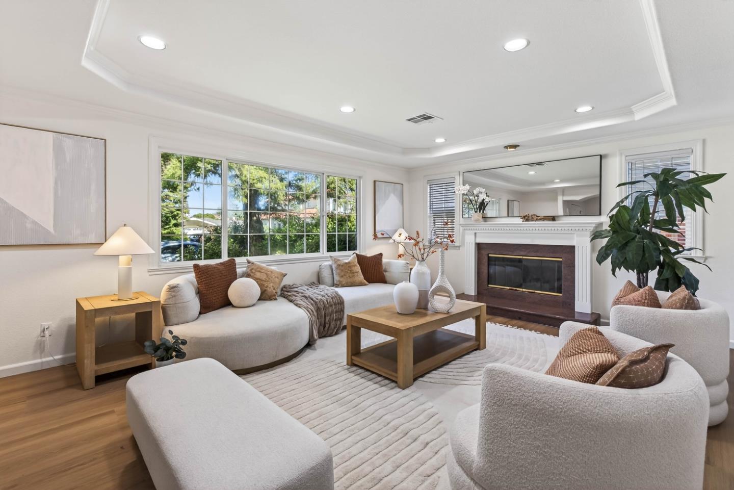 Detail Gallery Image 5 of 29 For 18870 Barnhart Ave, Cupertino,  CA 95014 - 4 Beds | 3 Baths