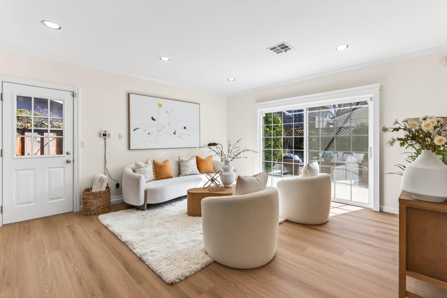 Detail Gallery Image 7 of 29 For 18870 Barnhart Ave, Cupertino,  CA 95014 - 4 Beds | 3 Baths