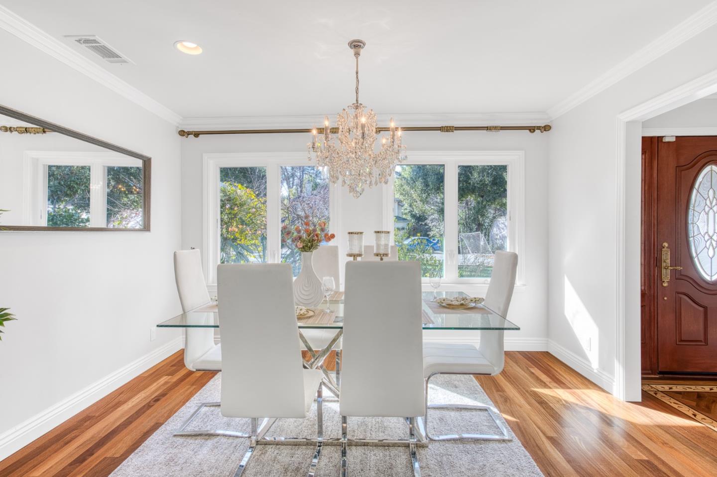 Detail Gallery Image 11 of 52 For 1065 Ray Ave, Los Altos,  CA 94022 - 3 Beds | 2/1 Baths