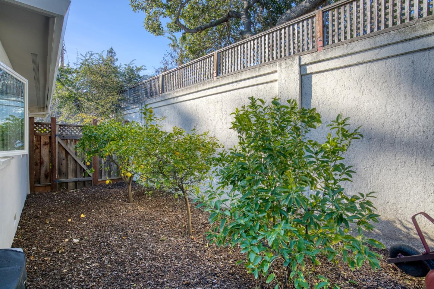 Detail Gallery Image 45 of 52 For 1065 Ray Ave, Los Altos,  CA 94022 - 3 Beds | 2/1 Baths