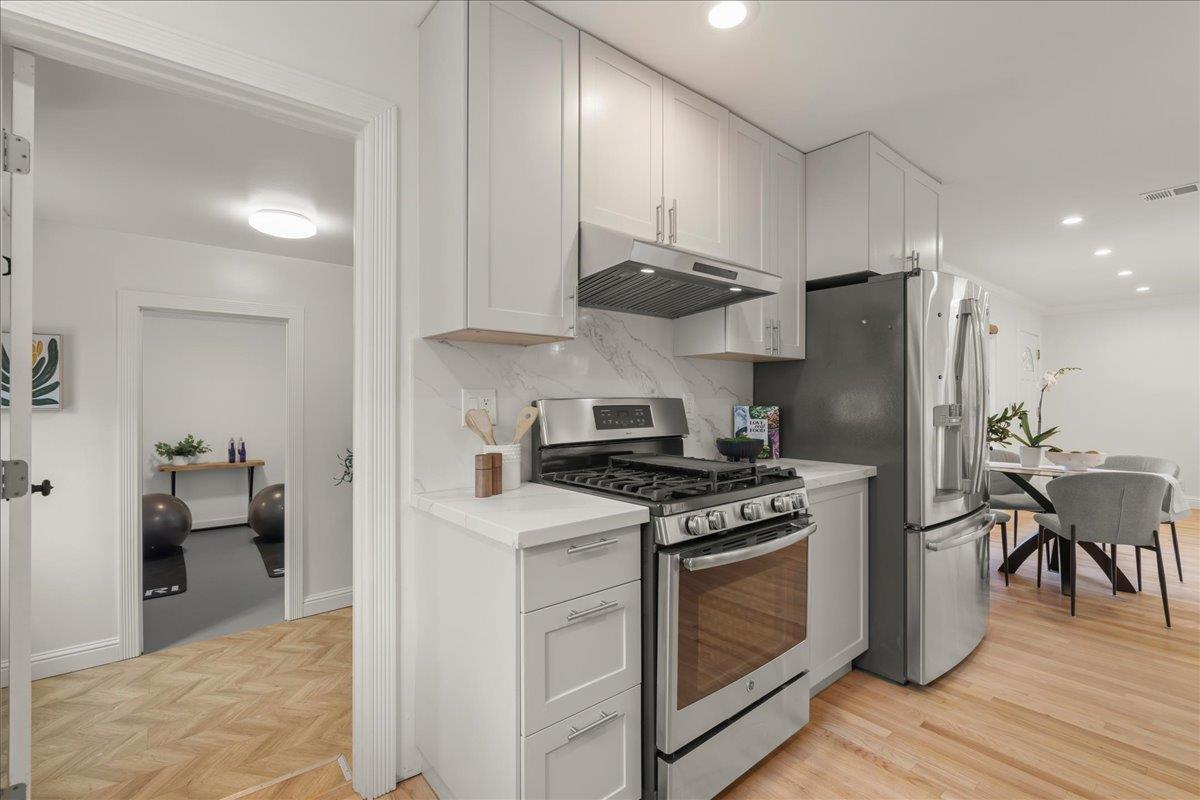 Detail Gallery Image 11 of 36 For 1704 Virginia Ave, Redwood City,  CA 94061 - 3 Beds | 2 Baths