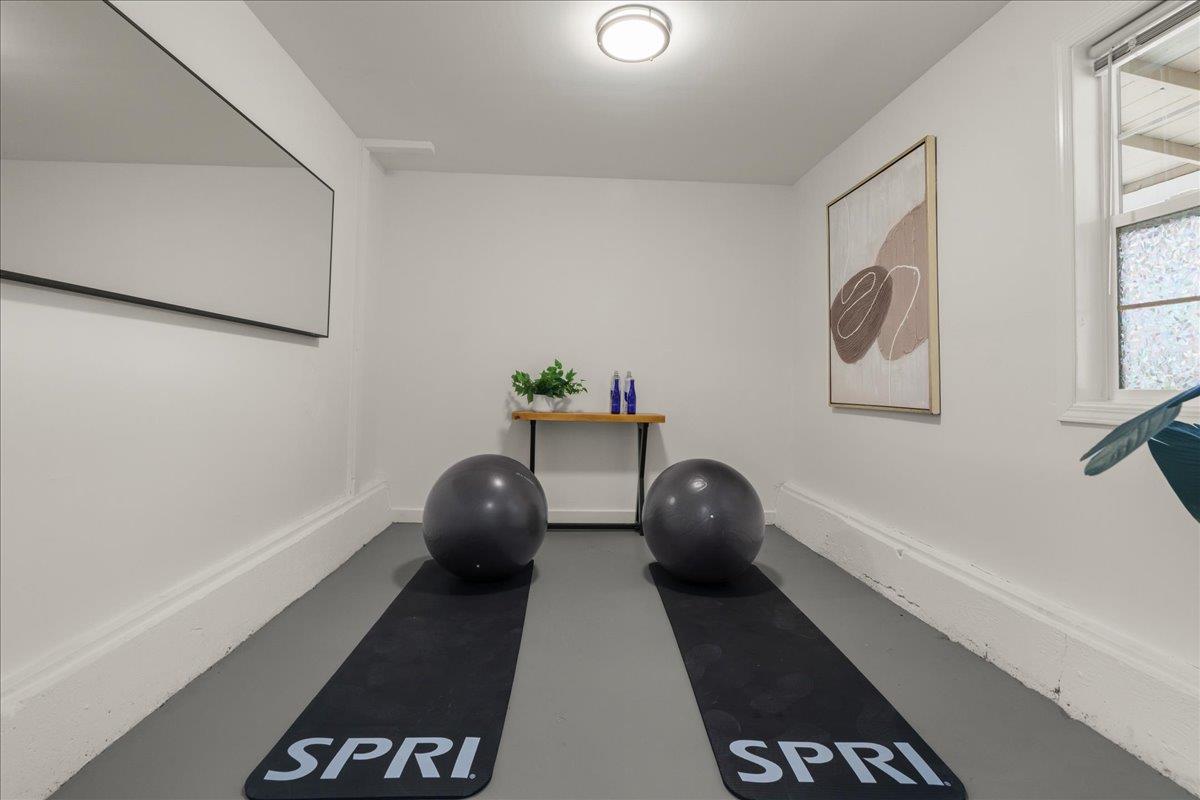 Detail Gallery Image 13 of 36 For 1704 Virginia Ave, Redwood City,  CA 94061 - 3 Beds | 2 Baths