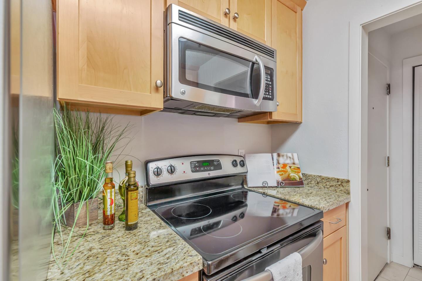 Detail Gallery Image 14 of 51 For 295 Lenox Ave #203,  Oakland,  CA 94610 - 1 Beds | 1 Baths