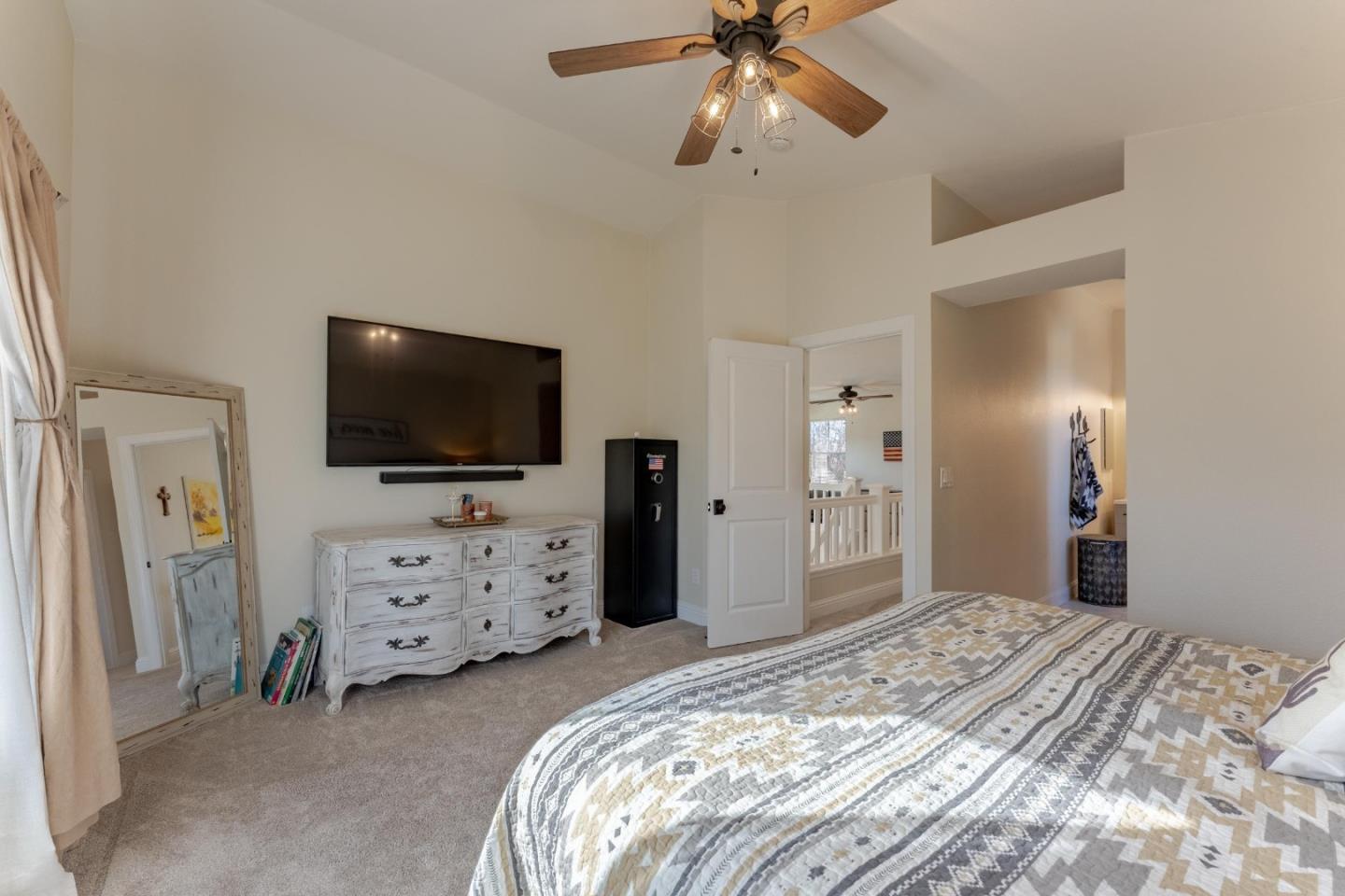 Detail Gallery Image 22 of 42 For 724 Wisteria Dr, Gilroy,  CA 95020 - 4 Beds | 2/1 Baths