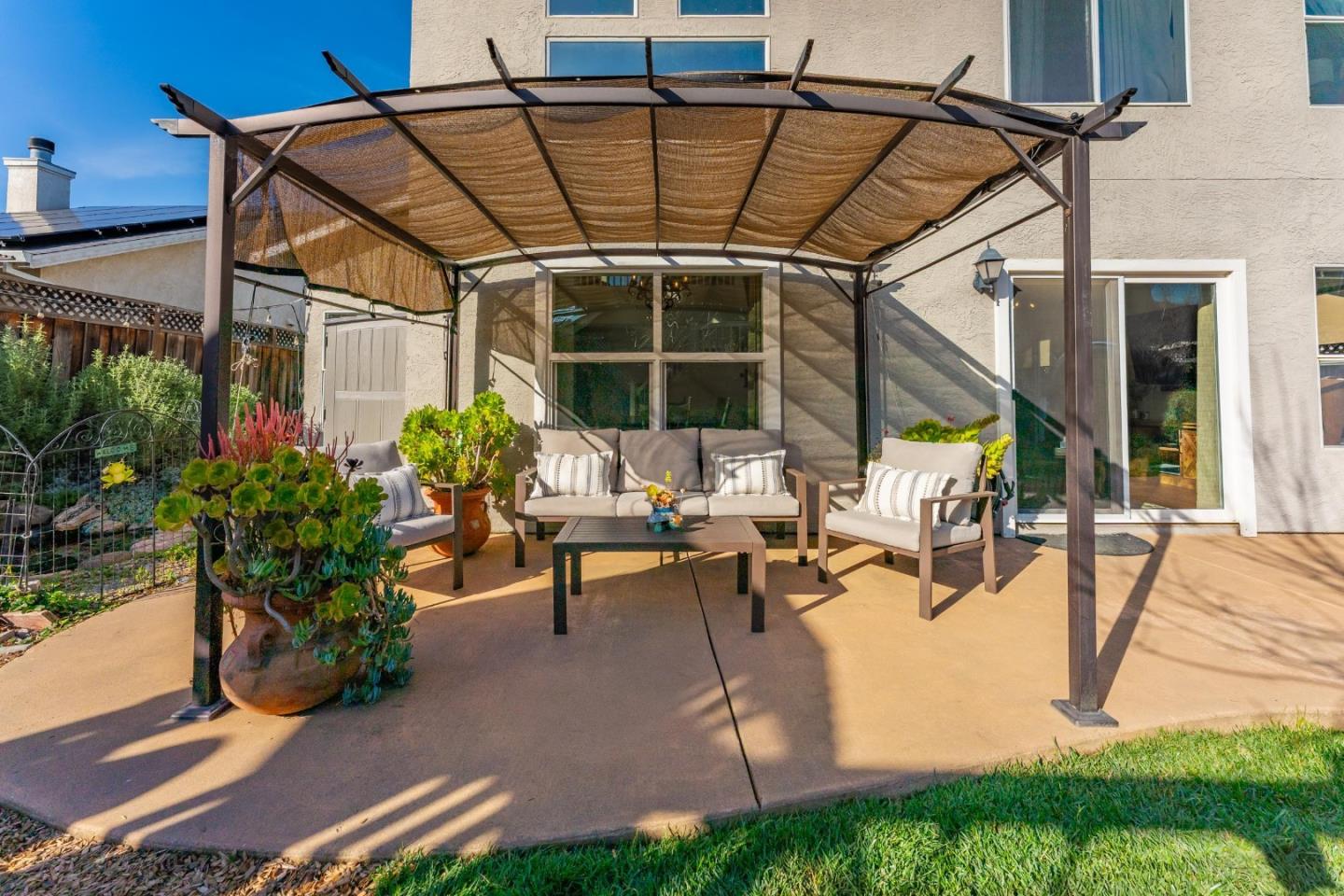 Detail Gallery Image 28 of 42 For 724 Wisteria Dr, Gilroy,  CA 95020 - 4 Beds | 2/1 Baths