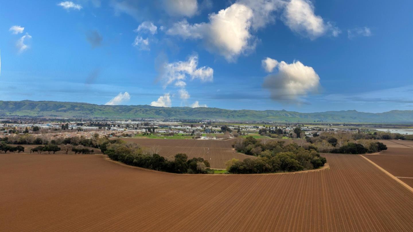 Detail Gallery Image 36 of 42 For 724 Wisteria Dr, Gilroy,  CA 95020 - 4 Beds | 2/1 Baths