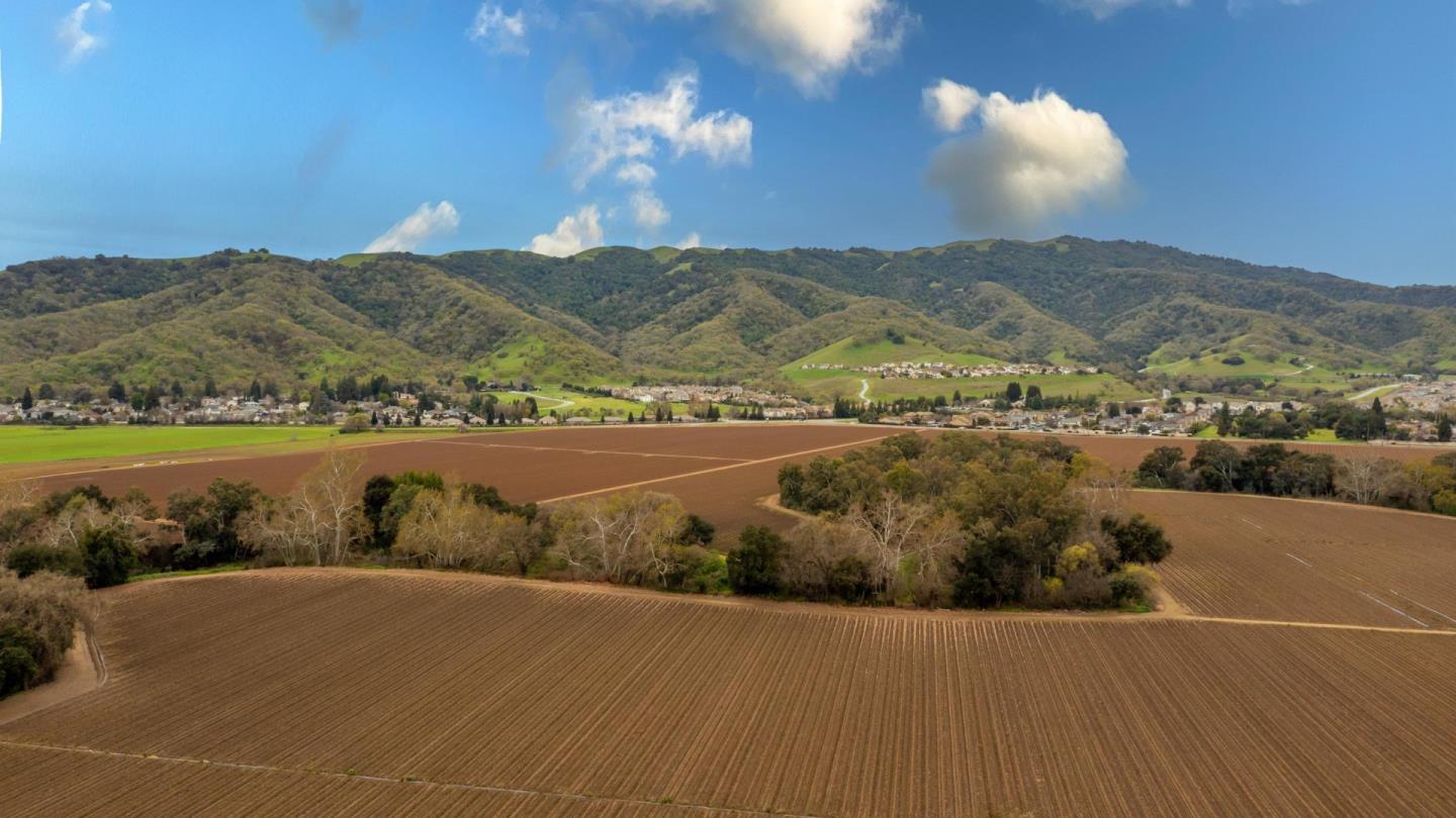 Detail Gallery Image 41 of 42 For 724 Wisteria Dr, Gilroy,  CA 95020 - 4 Beds | 2/1 Baths