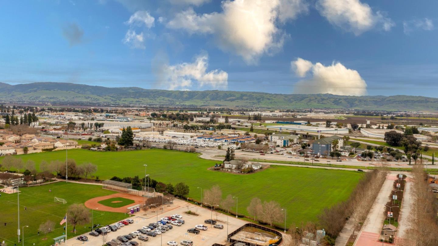 Detail Gallery Image 42 of 42 For 724 Wisteria Dr, Gilroy,  CA 95020 - 4 Beds | 2/1 Baths