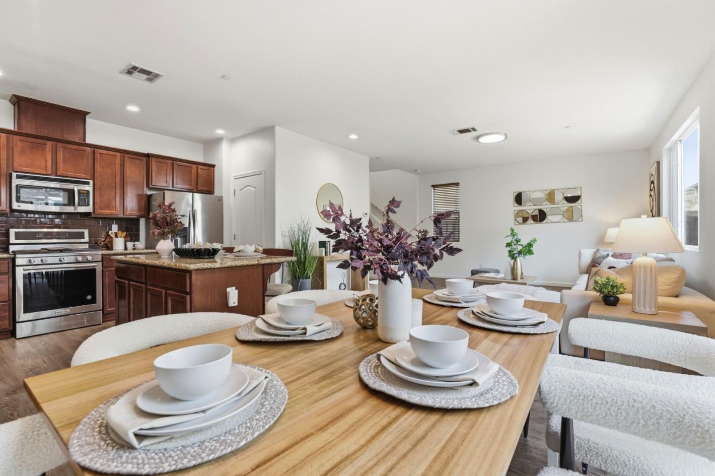 Detail Gallery Image 18 of 64 For 170 Sturla Way, Gilroy,  CA 95020 - 4 Beds | 2/1 Baths