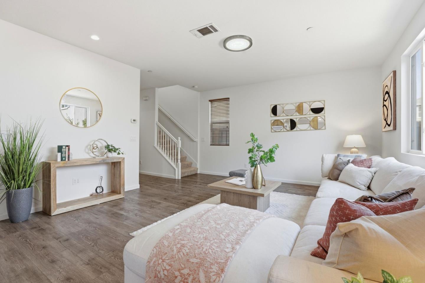 Detail Gallery Image 9 of 64 For 170 Sturla Way, Gilroy,  CA 95020 - 4 Beds | 2/1 Baths