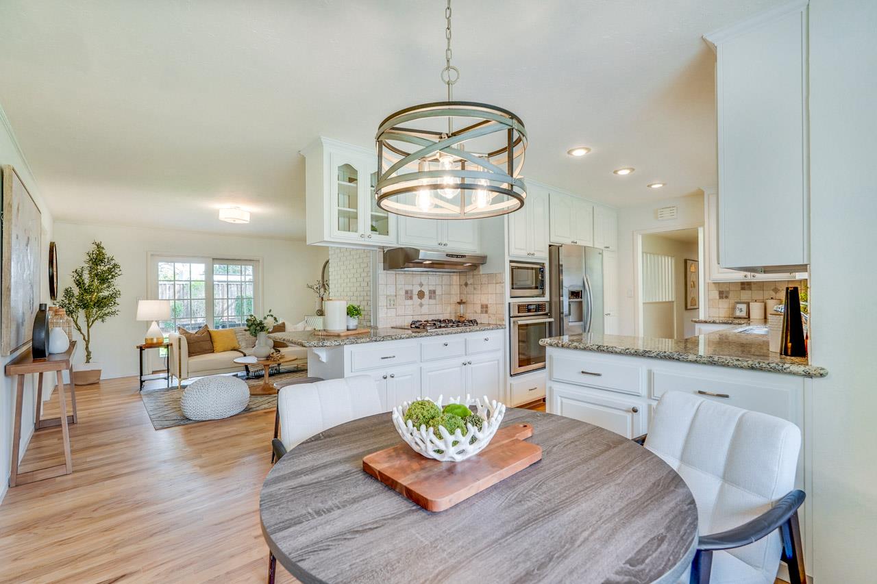 Detail Gallery Image 18 of 45 For 1624 Newcastle Dr, Los Altos,  CA 94024 - 4 Beds | 2/1 Baths