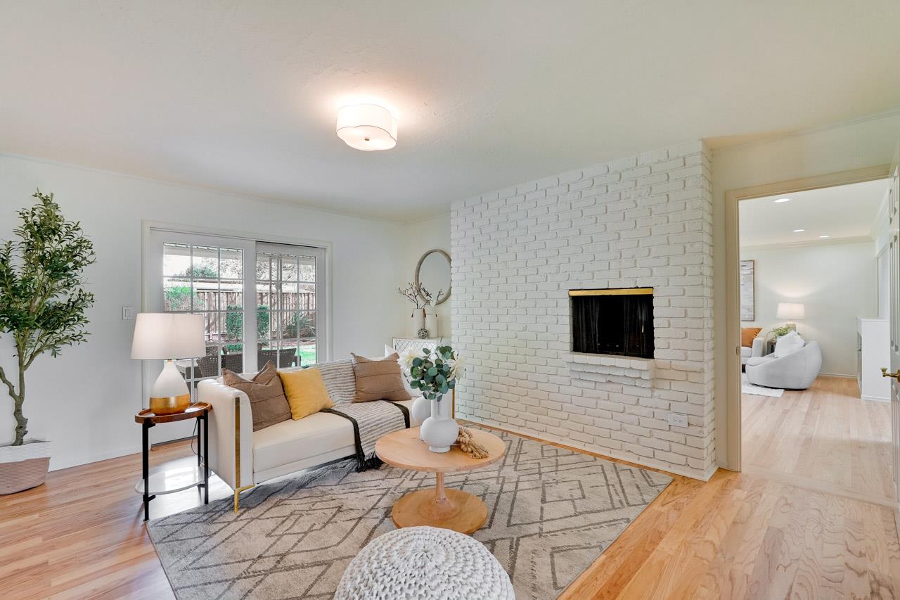 Detail Gallery Image 19 of 45 For 1624 Newcastle Dr, Los Altos,  CA 94024 - 4 Beds | 2/1 Baths