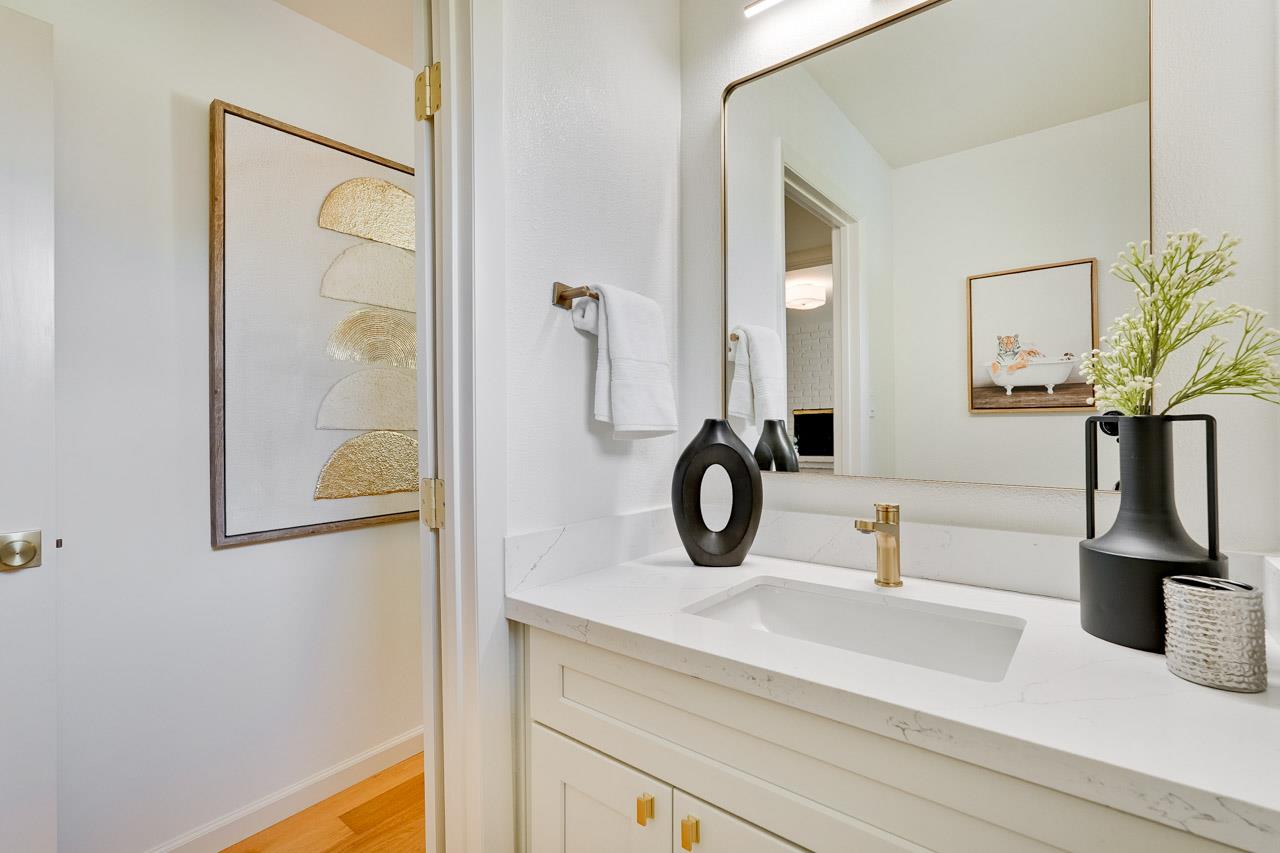 Detail Gallery Image 25 of 45 For 1624 Newcastle Dr, Los Altos,  CA 94024 - 4 Beds | 2/1 Baths