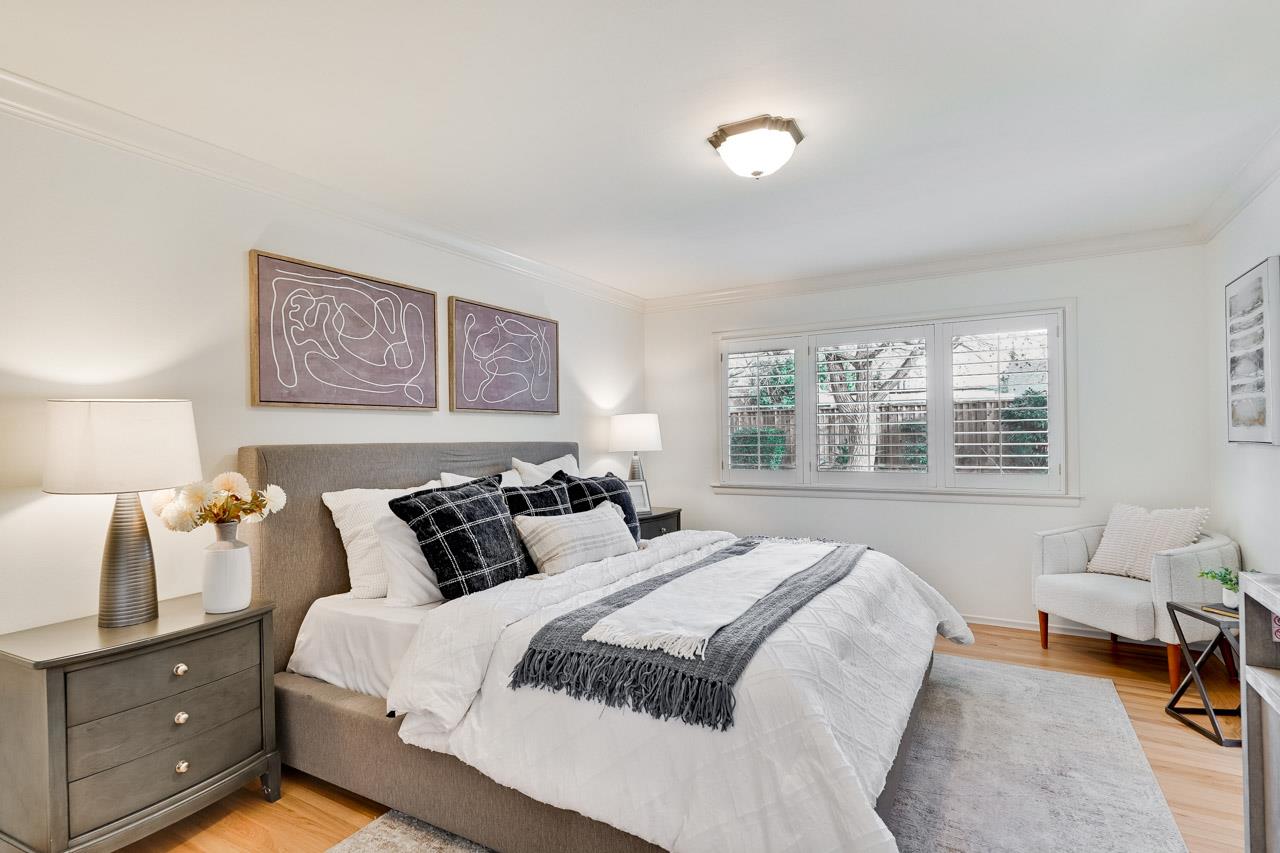 Detail Gallery Image 26 of 45 For 1624 Newcastle Dr, Los Altos,  CA 94024 - 4 Beds | 2/1 Baths