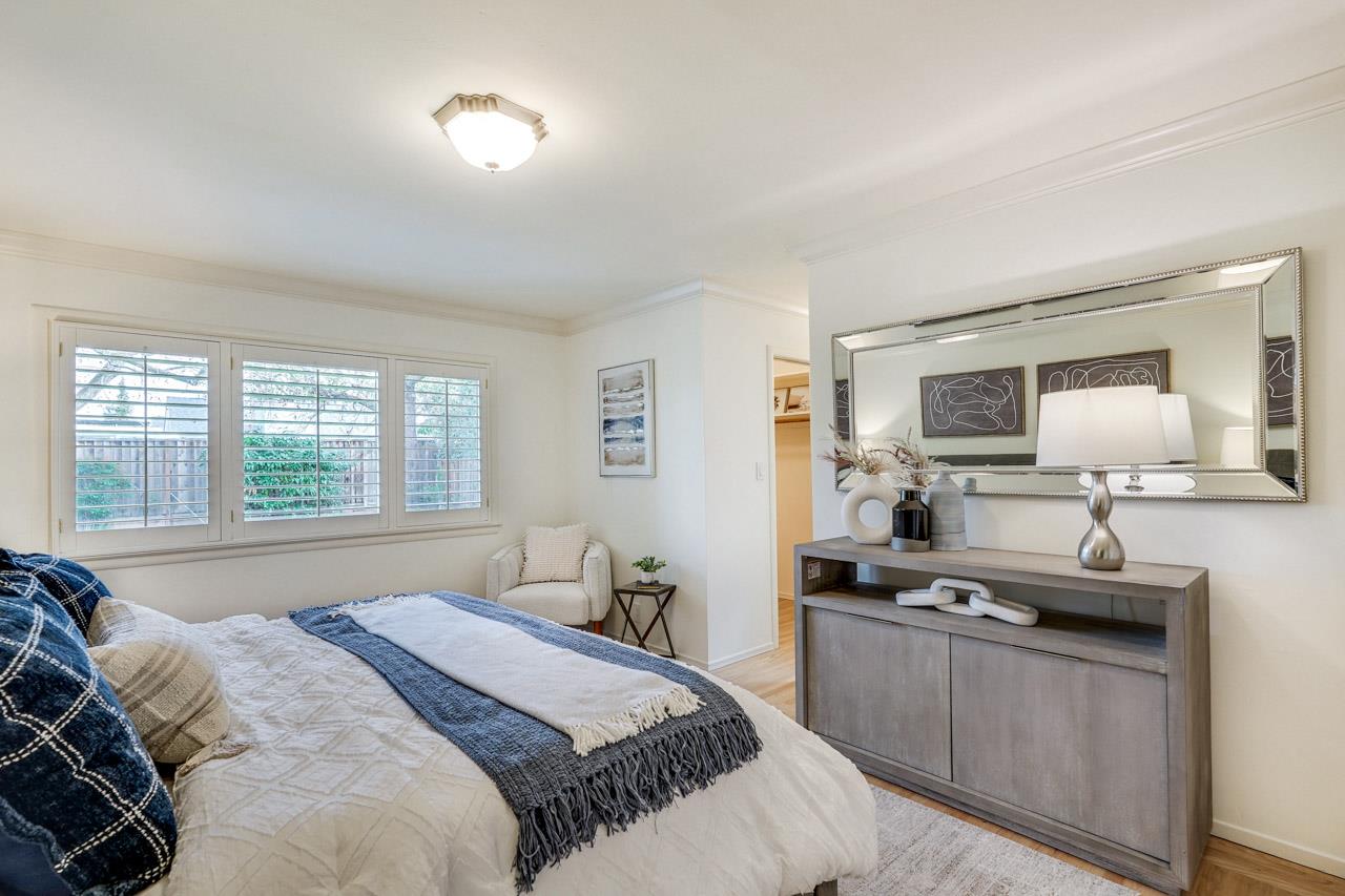 Detail Gallery Image 28 of 45 For 1624 Newcastle Dr, Los Altos,  CA 94024 - 4 Beds | 2/1 Baths