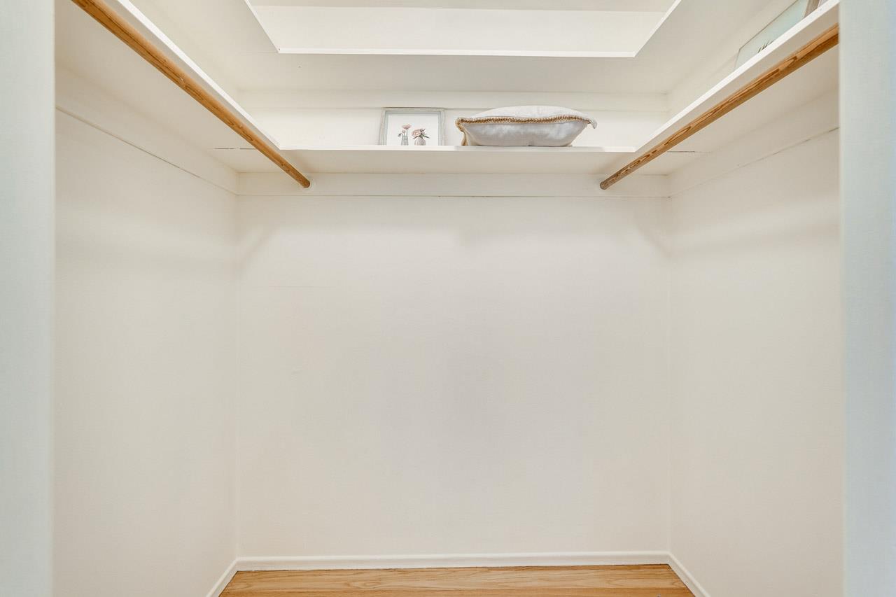 Detail Gallery Image 30 of 45 For 1624 Newcastle Dr, Los Altos,  CA 94024 - 4 Beds | 2/1 Baths