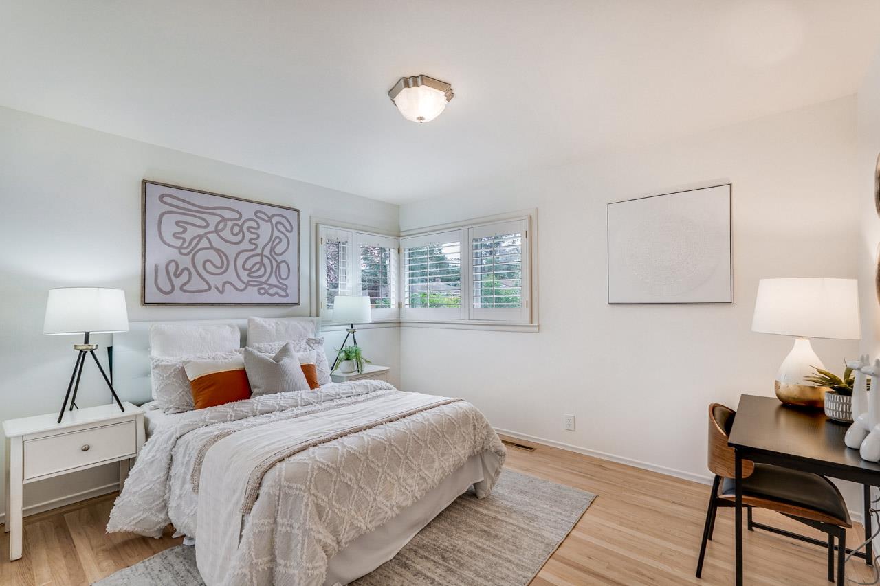 Detail Gallery Image 35 of 45 For 1624 Newcastle Dr, Los Altos,  CA 94024 - 4 Beds | 2/1 Baths