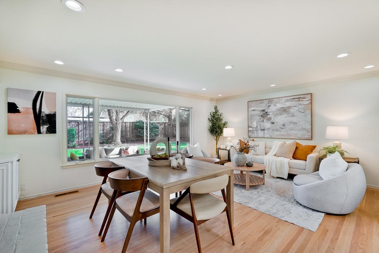 Detail Gallery Image 4 of 45 For 1624 Newcastle Dr, Los Altos,  CA 94024 - 4 Beds | 2/1 Baths