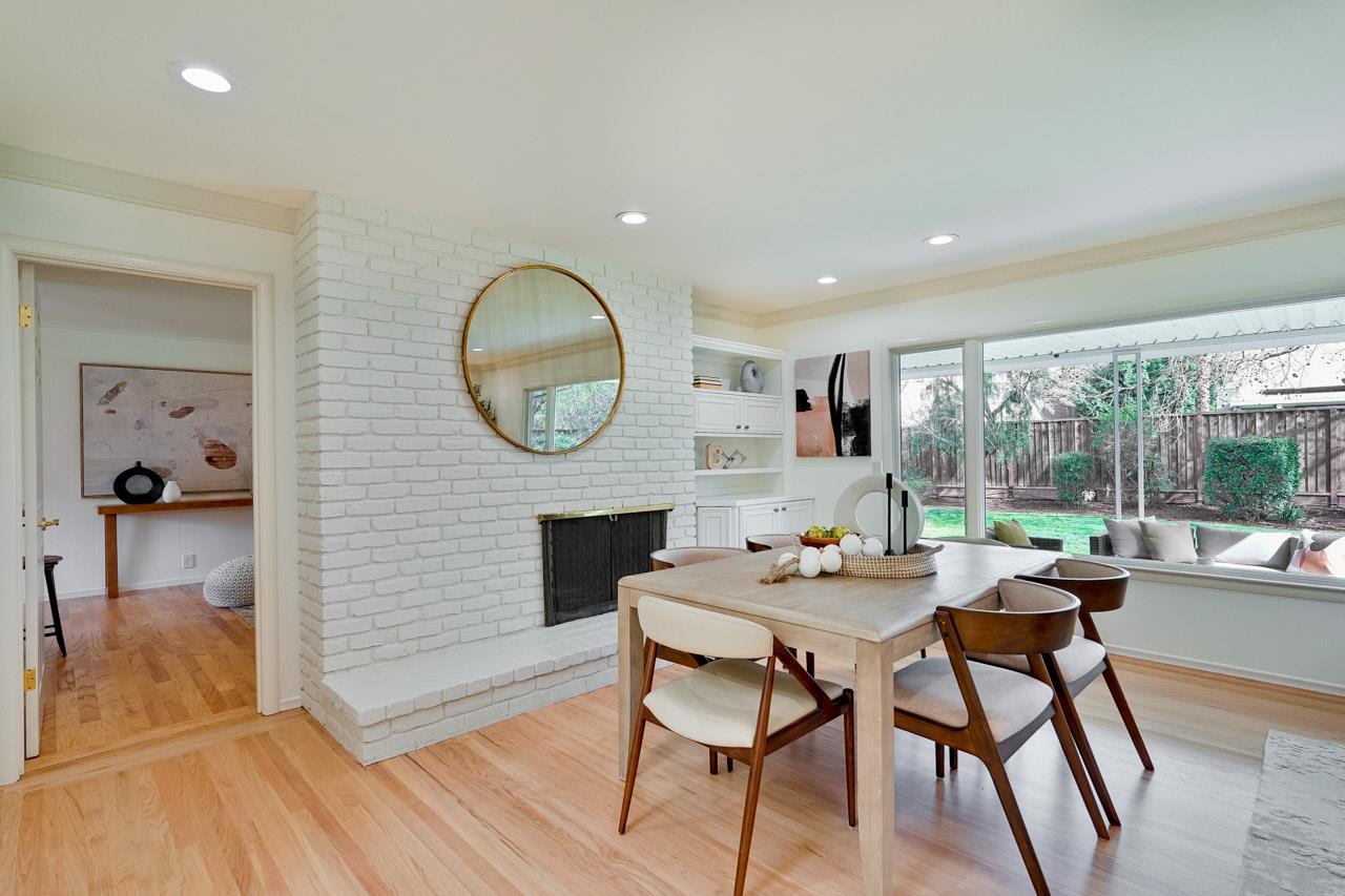 Detail Gallery Image 9 of 45 For 1624 Newcastle Dr, Los Altos,  CA 94024 - 4 Beds | 2/1 Baths