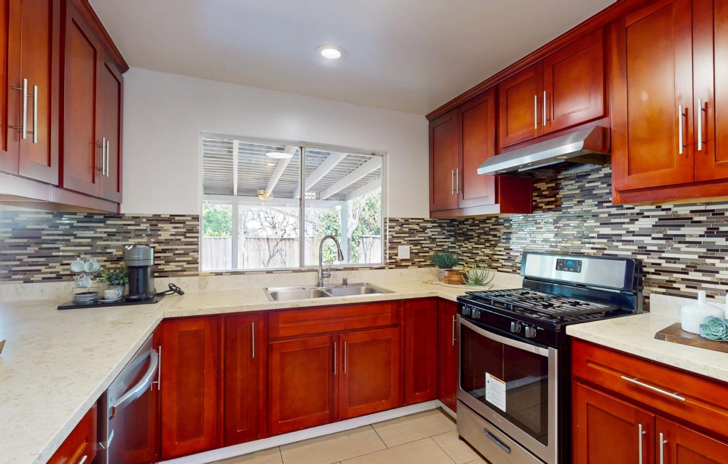 Detail Gallery Image 11 of 28 For 192 Sand Blossom St, San Jose,  CA 95123 - 3 Beds | 2 Baths