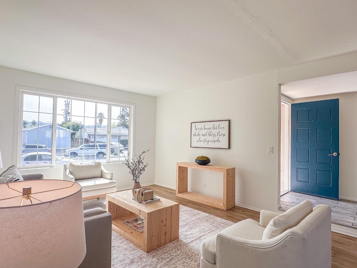 Detail Gallery Image 3 of 28 For 192 Sand Blossom St, San Jose,  CA 95123 - 3 Beds | 2 Baths