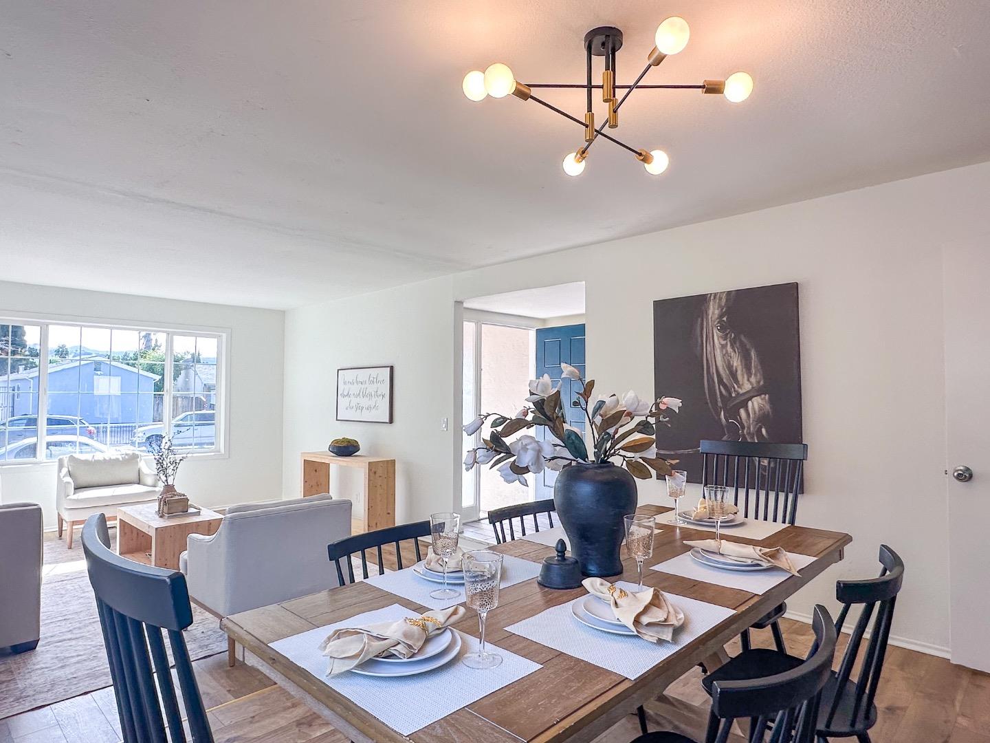 Detail Gallery Image 6 of 28 For 192 Sand Blossom St, San Jose,  CA 95123 - 3 Beds | 2 Baths