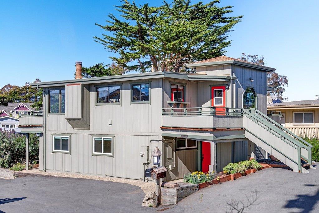 Detail Gallery Image 3 of 72 For 1 Gray Way, Watsonville,  CA 95076 - 2 Beds | 2/1 Baths