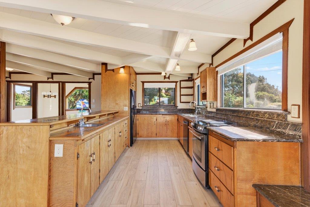 Detail Gallery Image 7 of 72 For 1 Gray Way, Watsonville,  CA 95076 - 2 Beds | 2/1 Baths