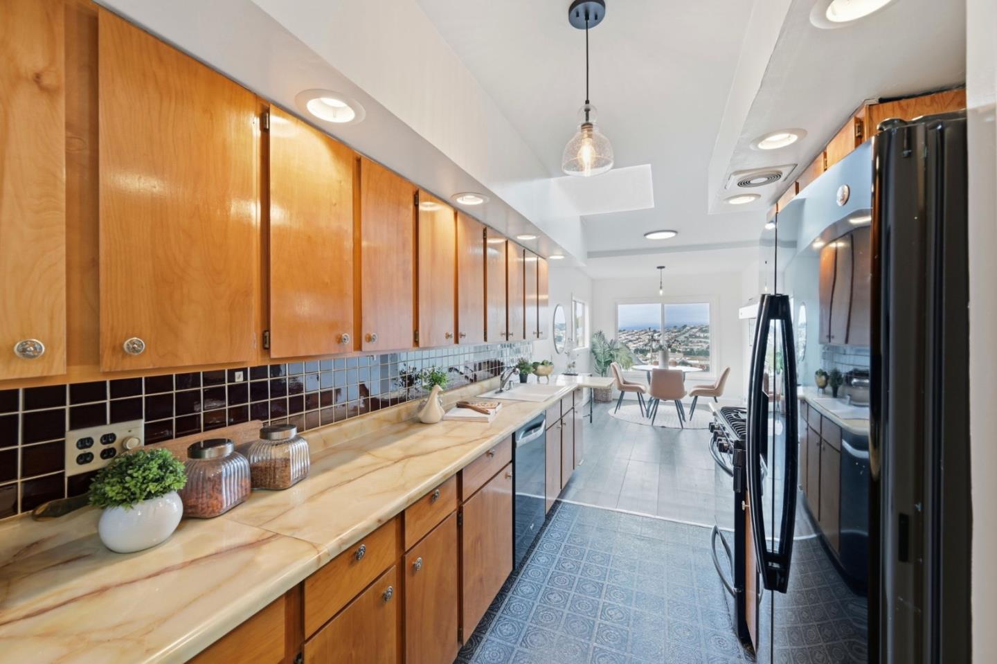 Detail Gallery Image 16 of 71 For 274 Peoria St, Daly City,  CA 94014 - 3 Beds | 2 Baths