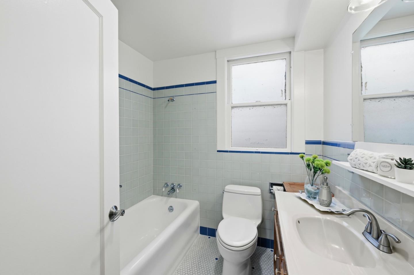 Detail Gallery Image 25 of 71 For 274 Peoria St, Daly City,  CA 94014 - 3 Beds | 2 Baths