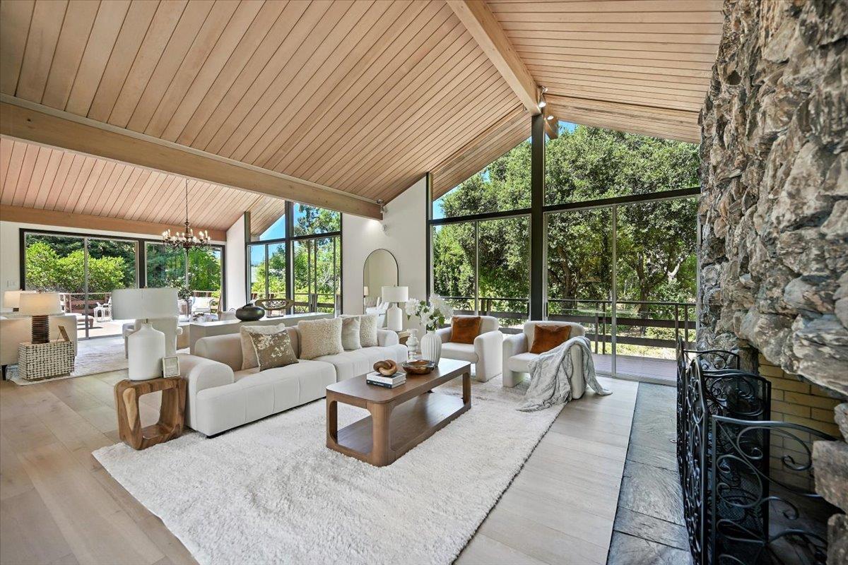 Detail Gallery Image 10 of 87 For 14582 Horseshoe Ct, Saratoga,  CA 95070 - 5 Beds | 3/1 Baths