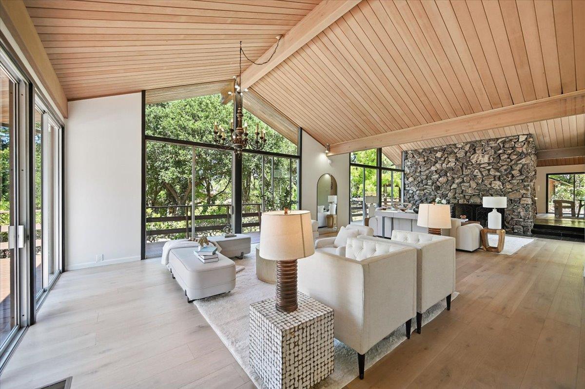 Detail Gallery Image 18 of 87 For 14582 Horseshoe Ct, Saratoga,  CA 95070 - 5 Beds | 3/1 Baths