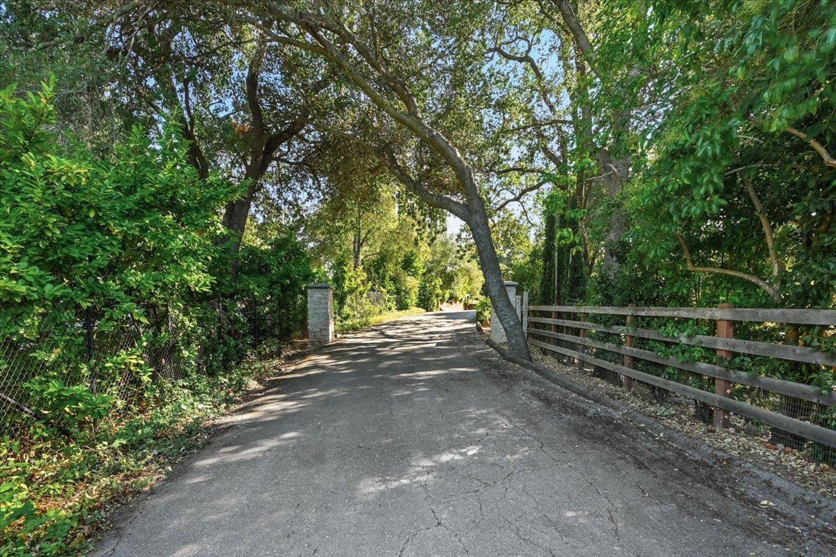 Detail Gallery Image 2 of 87 For 14582 Horseshoe Ct, Saratoga,  CA 95070 - 5 Beds | 3/1 Baths