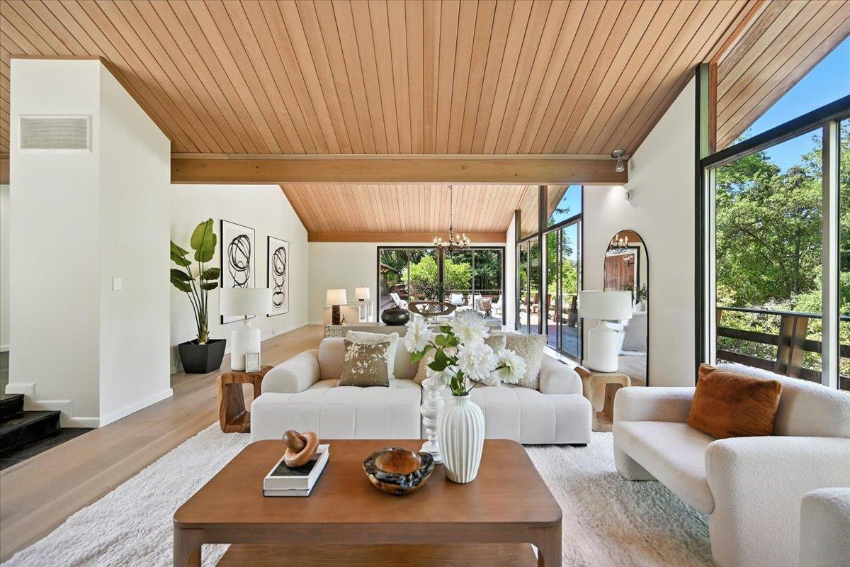 Detail Gallery Image 23 of 87 For 14582 Horseshoe Ct, Saratoga,  CA 95070 - 5 Beds | 3/1 Baths